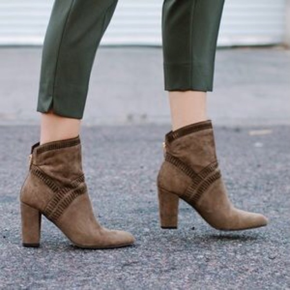 2 for 20$! Isola Evoda Suede Laser Cut Mid Bootie 6.5